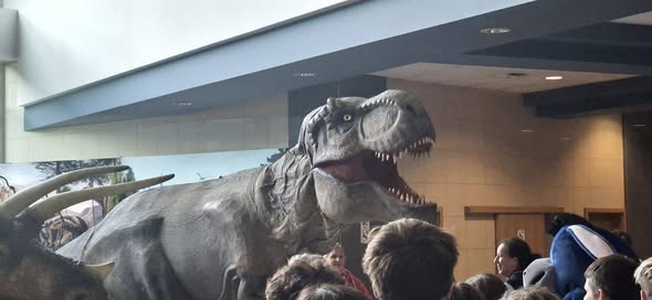 Zdjęcie do Co łączy klasę 4a z dinozaurami? PASJA DO NAUKI!