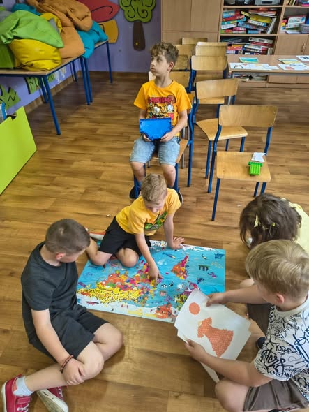 Zdjęcie do Dzieci Świata &ndash; niezwykła podr&oacute;ż dookoła globu w naszej świetlicy! 