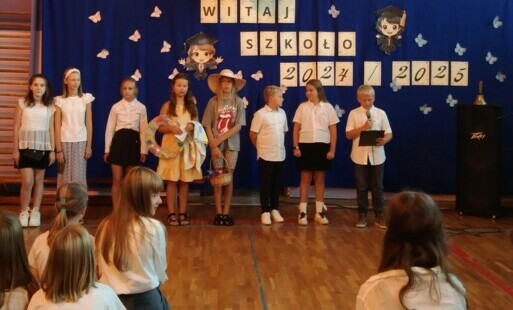 Zdjęcie do Zabrzmiał pierwszy dzwonek!